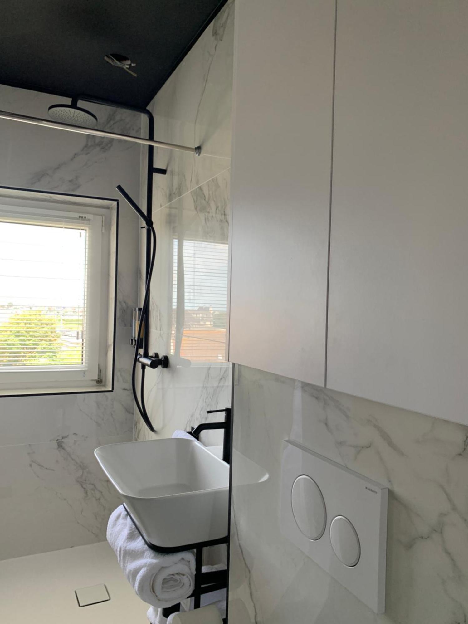 Bed & Breakfast Maison Noire Westende-Bad Incl Parking & Ontbijt Middelkerke Bagian luar foto
